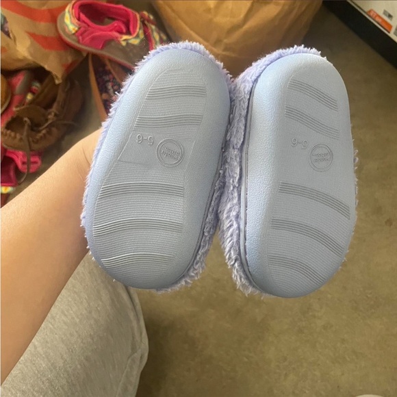 Fuzzy Slippers - Picture 3 of 4